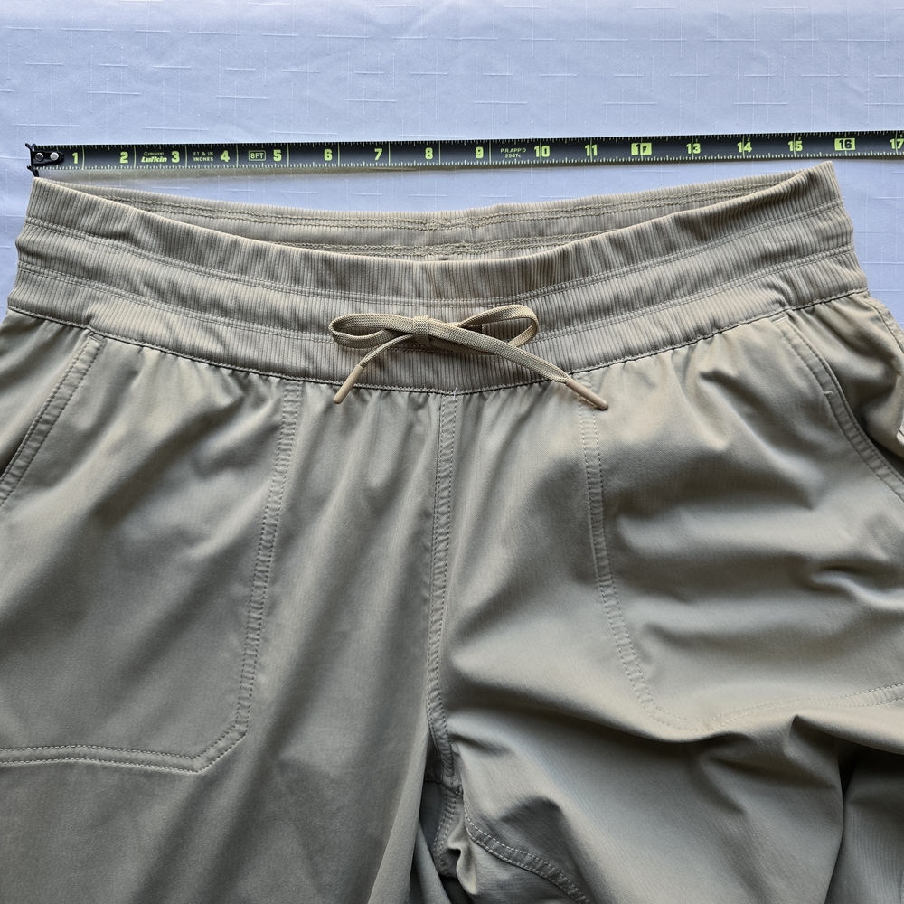 The North Face Tan Hiking Athleisure Gorpcore Capri Style Pants - Picture 5 of 11